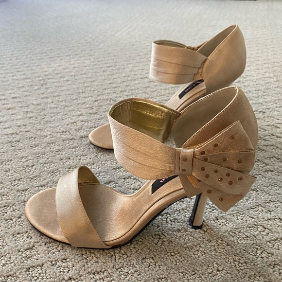 Shoes - Picture 2 of 12